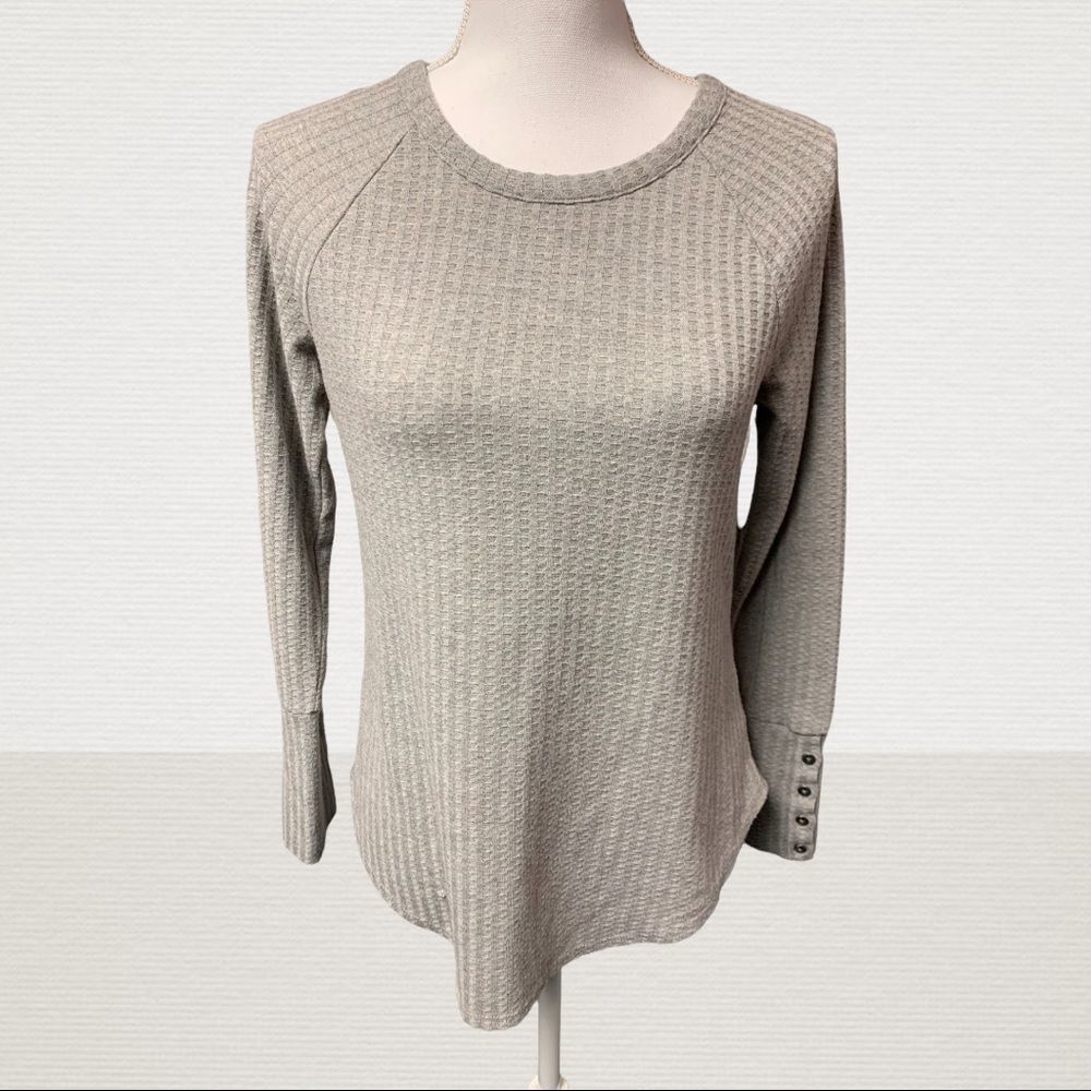 🌈Chaser long sleeve gray waffle knit top thermal button detail women’s small